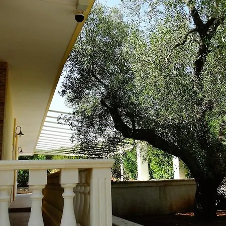Annette #vivere La Puglia * Villa Castelli